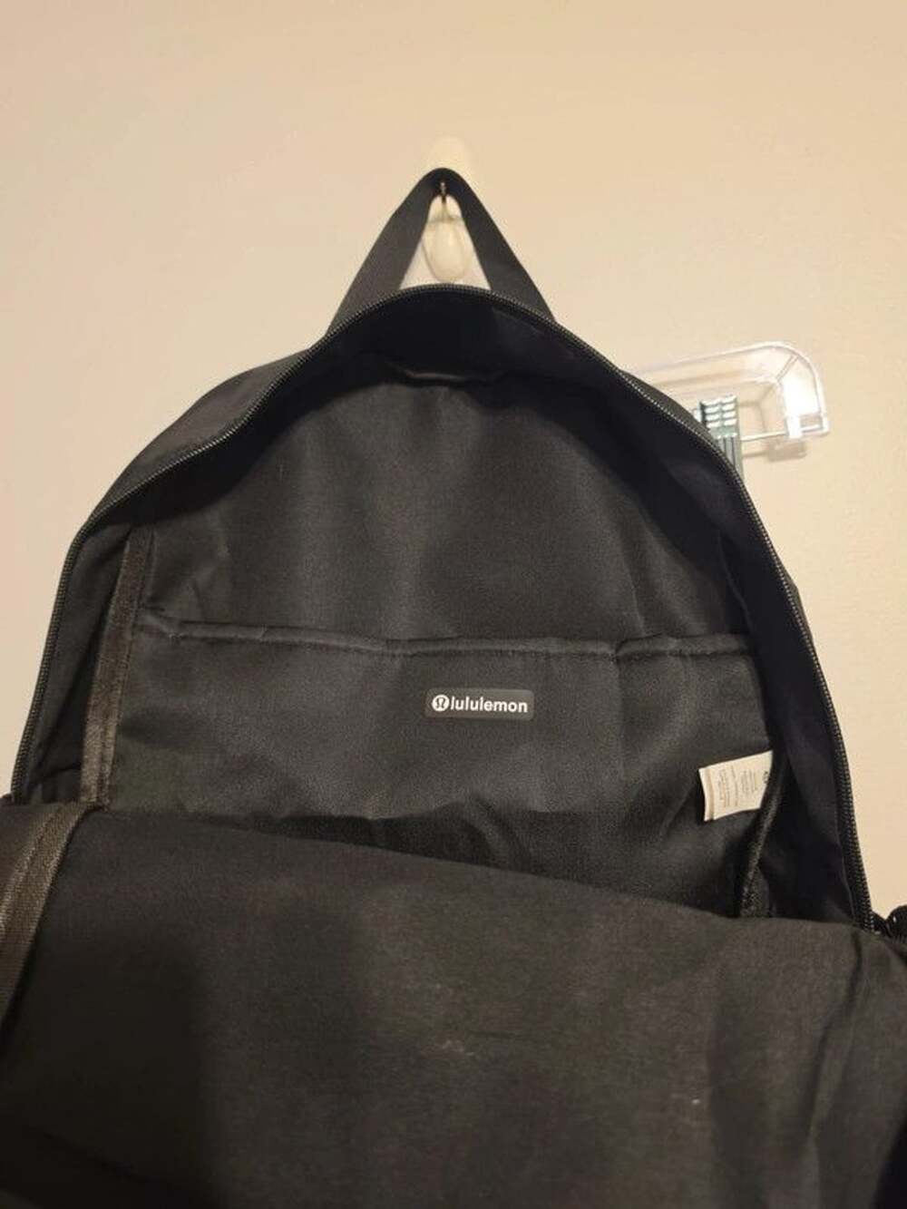 Lululemon Everywhere Backpack NWT - Picture 2 of 4